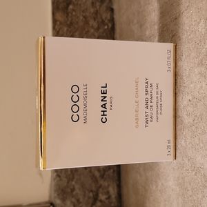 Coco mademoiselle Chanel twist and spray
